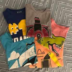 5/$20 The Childrens Place - T-Shirt Bundle size 2T